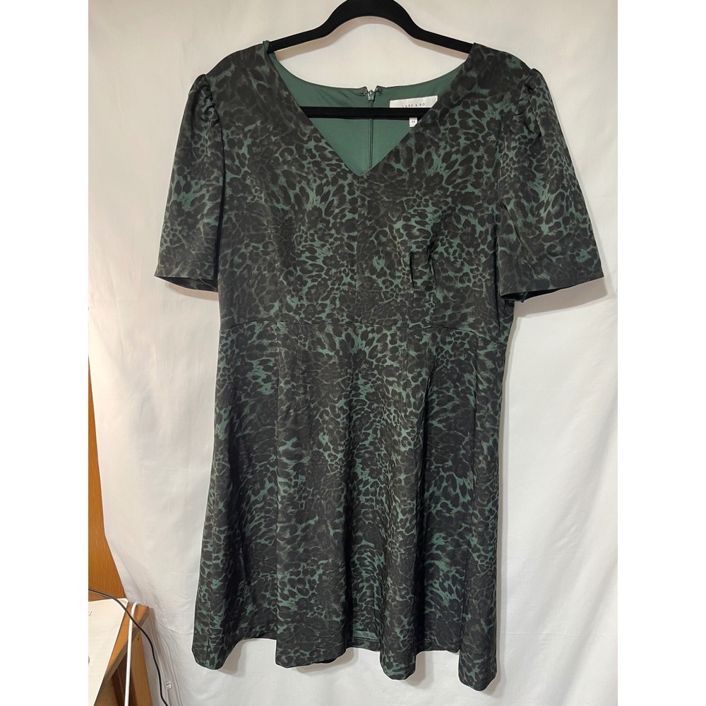 Lark & Ro Green Leopard Print Dress V Neck Career Cocktail Party
